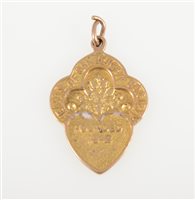 Lot 285 - A 9 carat yellow gold presentation medallion "Hearts of Oak Benefit Society", 32mm, hallmarked Birmingham 1906, approximate weight 9.4gms.