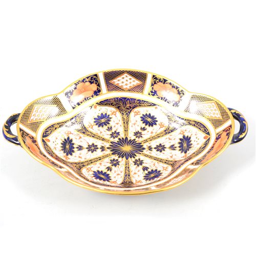 Lot 49 - Royal Crown Derby Old Imari pattern dessert dish with two handles, 'Derby 1924', 28cm wide .