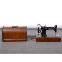 Lot 521 - Singer sewing machine