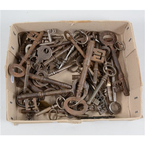 Lot 90 - A small quantity of old keys