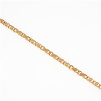 Lot 304 - A 9 carat yellow gold chain link bracelet, alternating 4.8mm wide double curb and double figure of eight links links with a polished finish, overall length 19.5cm, approximate weight 11.7gms.
