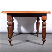 Lot 518 - Victorian mahogany windout dining table