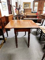 Lot 447 - Victorian mahogany Pembroke table