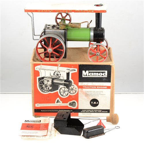 Lot 50 - Mamod live steam traction showmans engine, TE1 with original box and booklet.