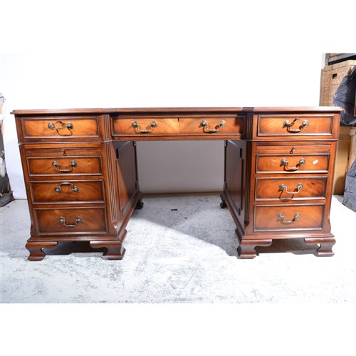 Lot 447 - Reproduction mahogany desk