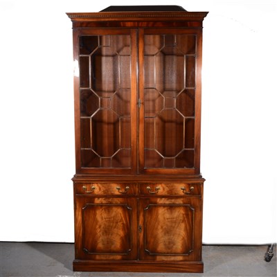 Lot 312 - Reproduction mahogany finish bookcase cabinet
