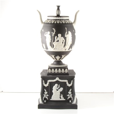 Lot 31 - A limited edition Genius Collection vase, 'Hercules in the Garden of the Hesperides,' by Wedgwood.