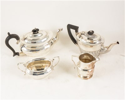 Lot 167 - AMENDED: Matched three piece silver teaset, the teapot and sugar bowl H Matthews, Birmingham 1928