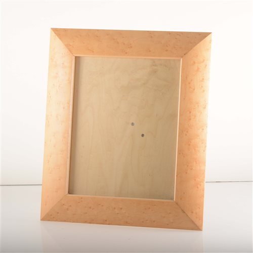 Lot 681 - A large rectangular maple photograph frame