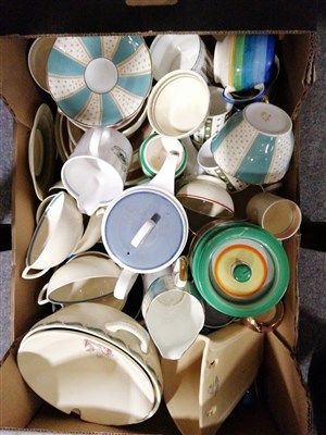 Lot 607 - A large quantity of mid-century tableware designed by Susie Cooper