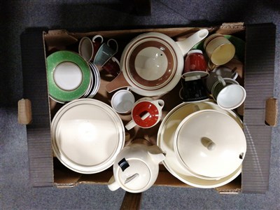 Lot 607 - A large quantity of mid-century tableware designed by Susie Cooper