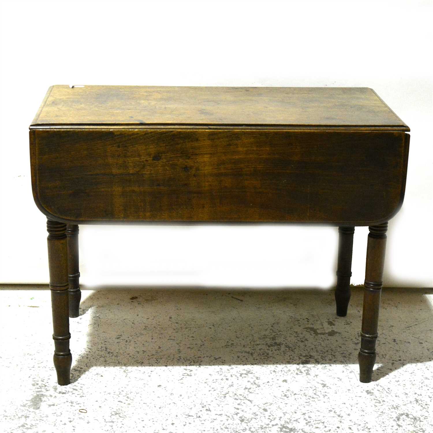Lot 292 - A Victorian mahogany Pembroke table