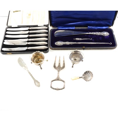 Lot 222 - A collection of silver and plated flatware, to include a cased set of Viners silver handled knives, Sheffield, 1956 and 1958, a pair of silver salts by William M Hayes, Birmingham, 1906