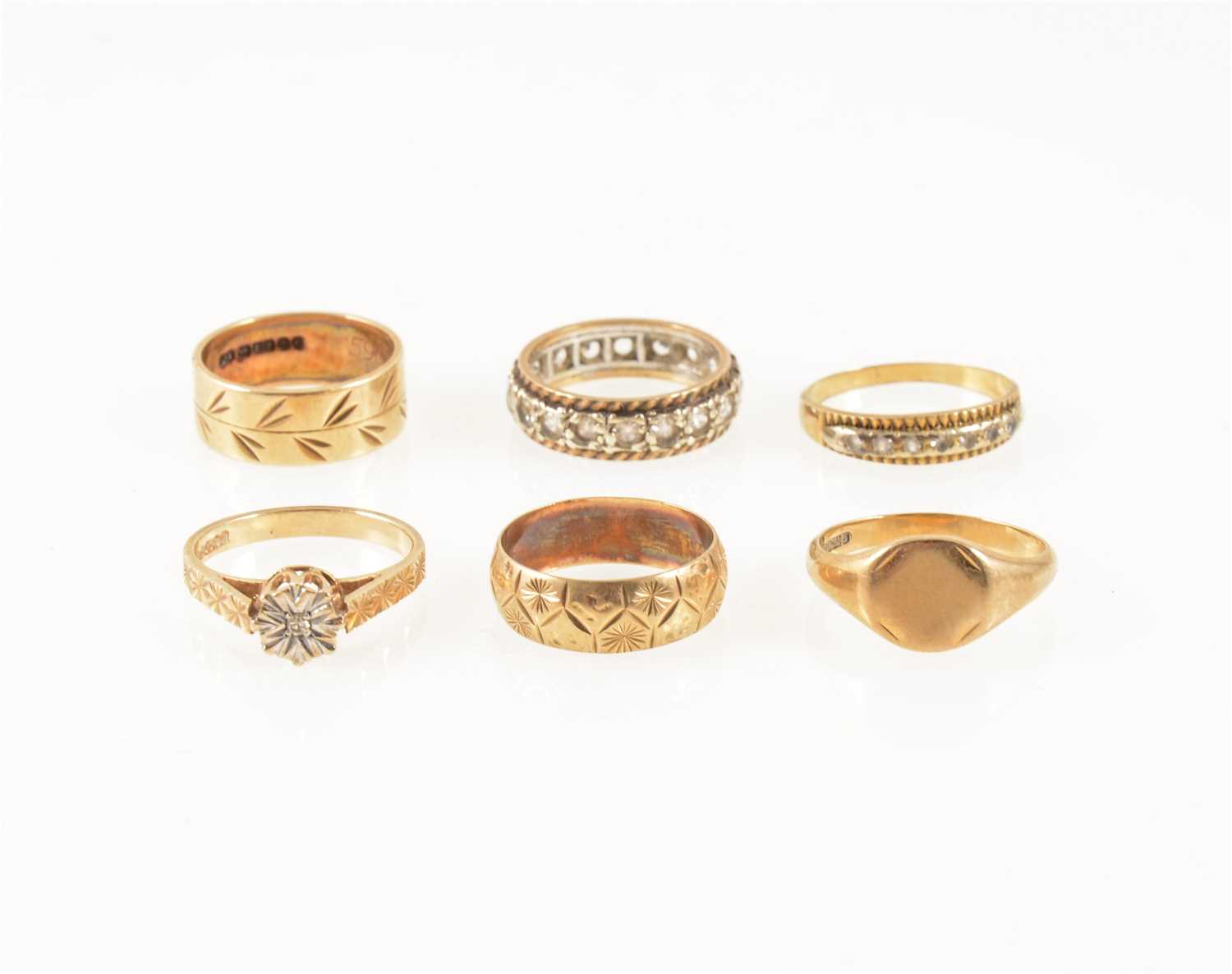 Lot 260 - Six 9 carat gold rings, two wedding rings, a