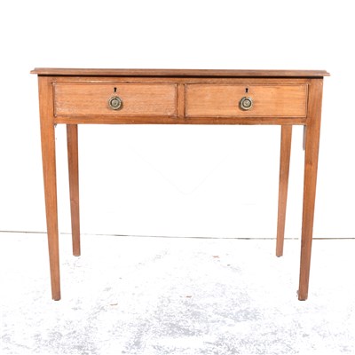 Lot 420 - Edwardian mahogany side table