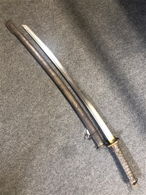 Lot 121 - WWII Japanese sword, blade 69cm, metal scabbard.