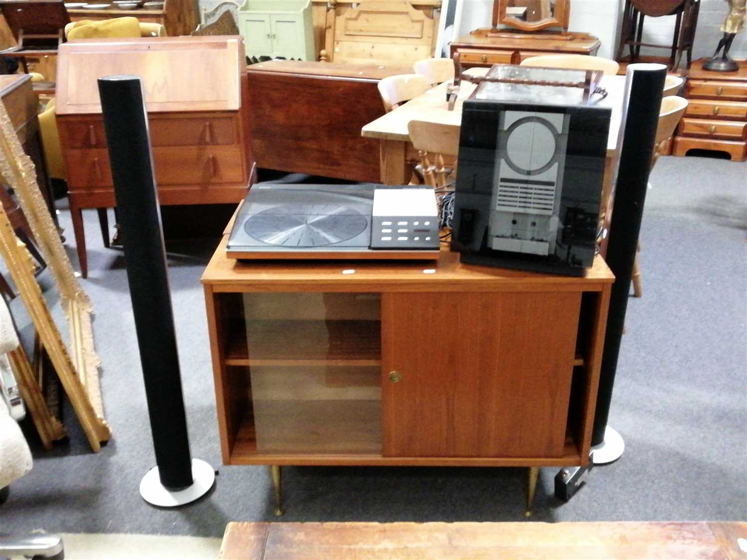 Lot 61 - Bang & Olufsen home audio; including Beogram 8002 record plater, speakers and CD player