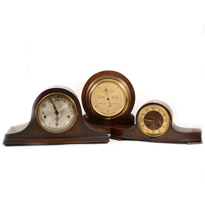 Lot 200 - Oak cased mantel clock, silvered dial, ...