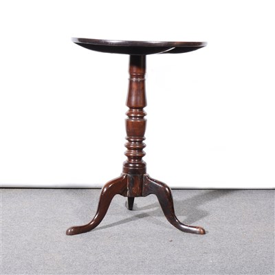 Lot 367 - A Victorian mahogany pedestal table