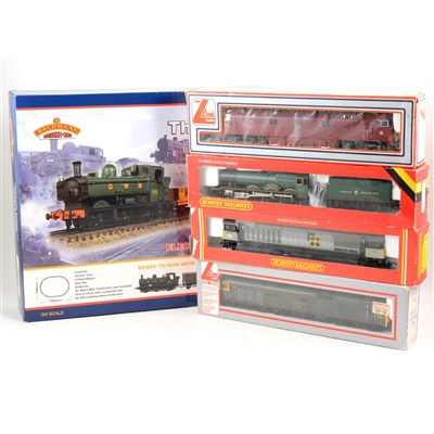 Lot 18 - OO gauge model railways by Hornby, Mainline, Llima and Bachmann; a large collection