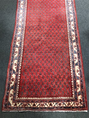 Lot 581 - Araak runner