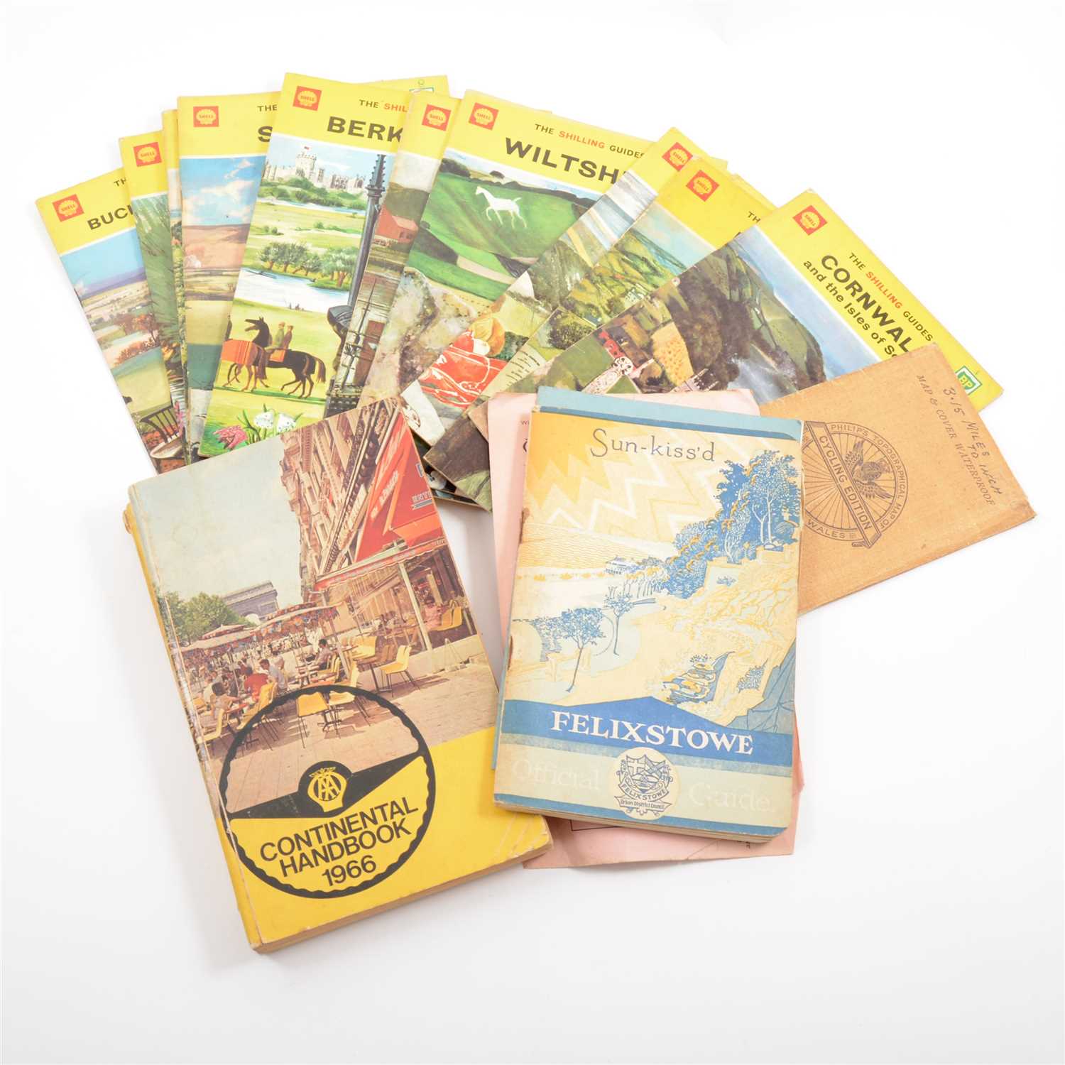 Lot 128 - Collection of UK road maps and travel guides