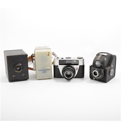 Lot 151 - Collection of vintage cameras