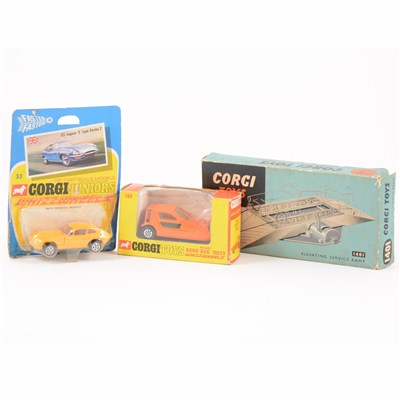 Lot 75 - Corgi Toys and Corgi Juniors, Bond Bug, Jaguar E Type, Elevating ramp