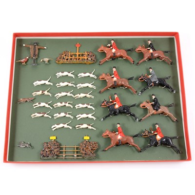 Lot 114 - Britains Toys paint lead hunting scene figures