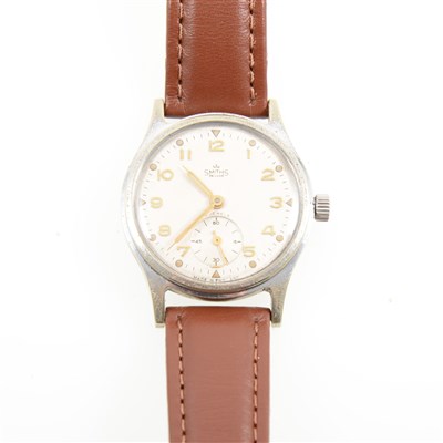 Lot 269 - Smith De Luxe - a gentleman's vintage wrist watch