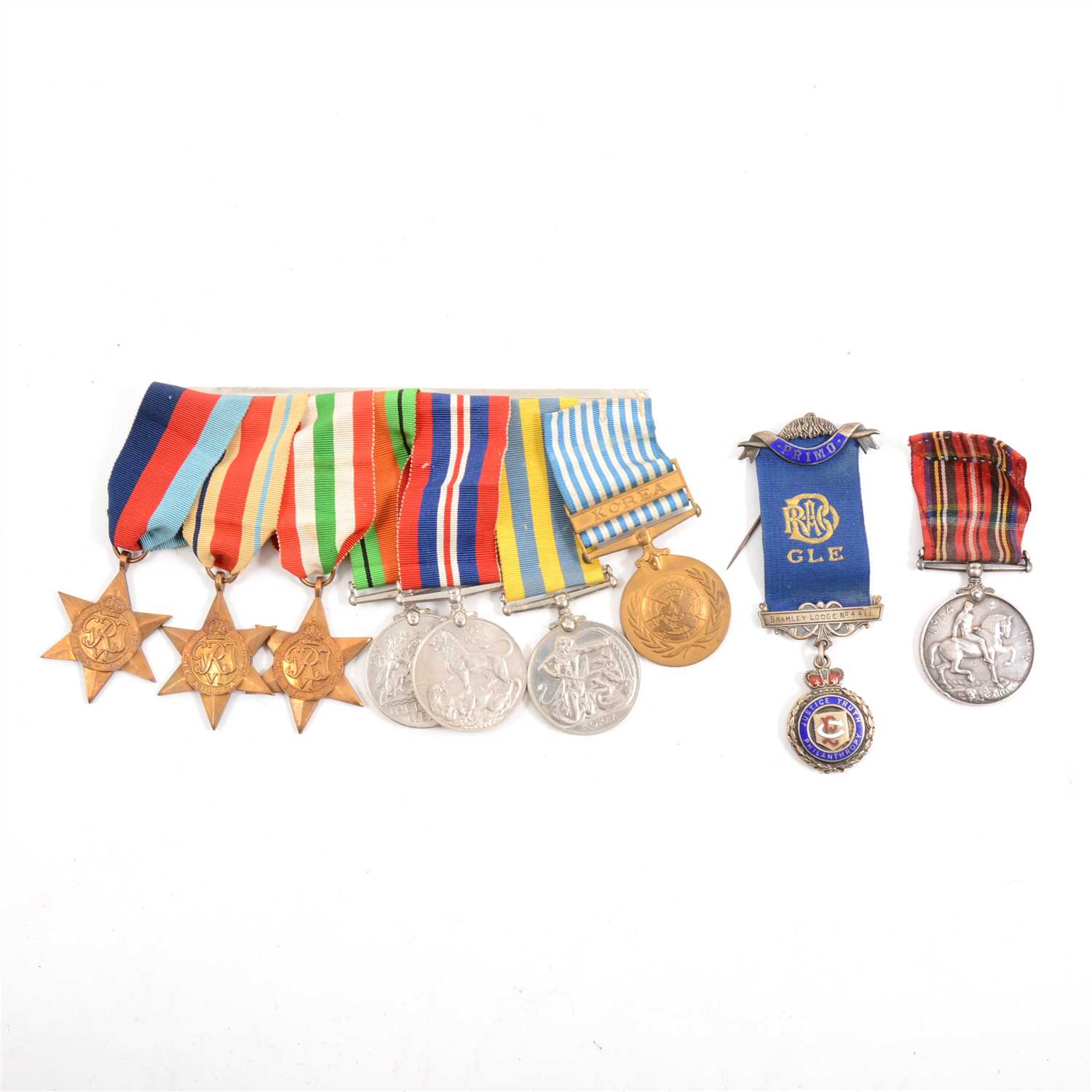 Lot 171 - A set of seven WWII medals, etc.