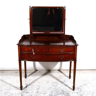 Lot 348 - George III mahogany bowfront dressing table