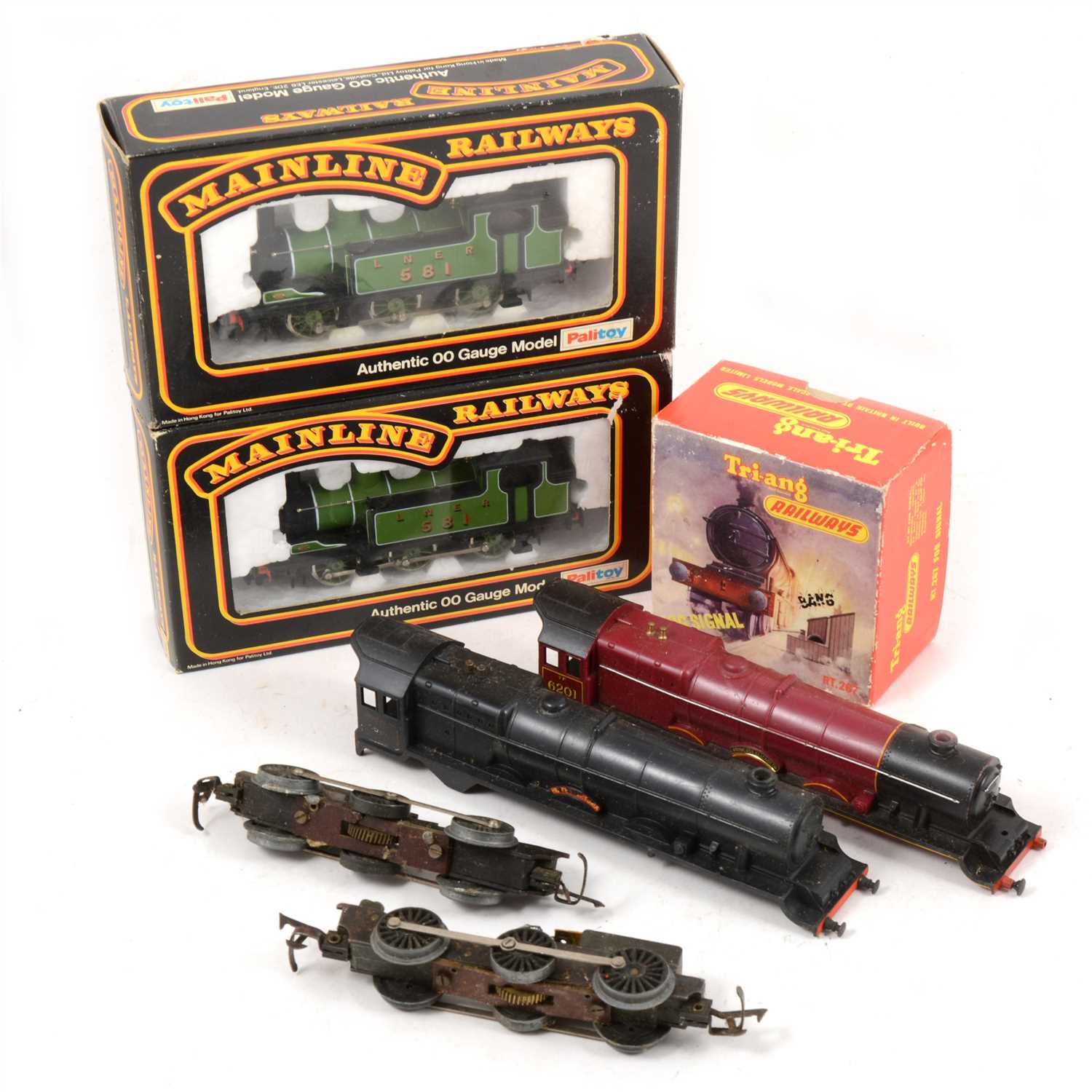 Lot 17 - OO gauge model railways; a collection of locomotives and accessories, one box.