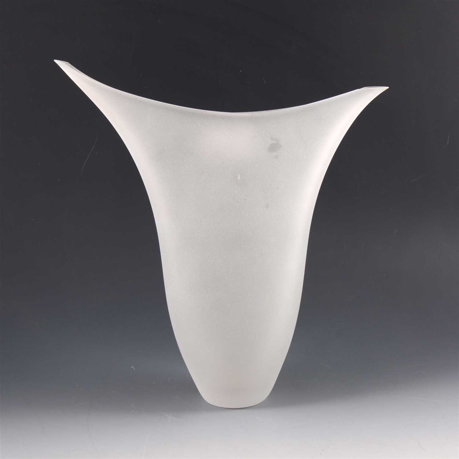 Lot 50 - A frosted art glass vase, Susan Hammond, ...