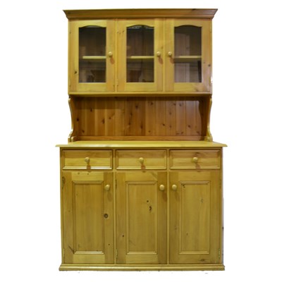 Lot 523 - A pine kitchen table, ...