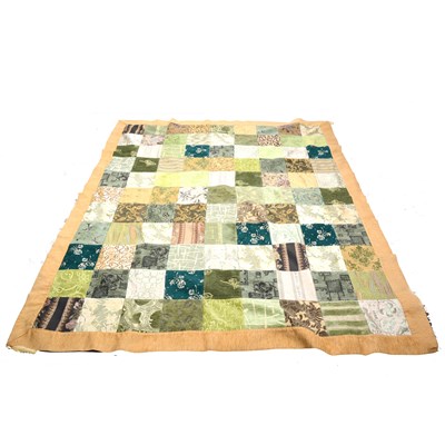 Lot 487 - A patchwork quilt