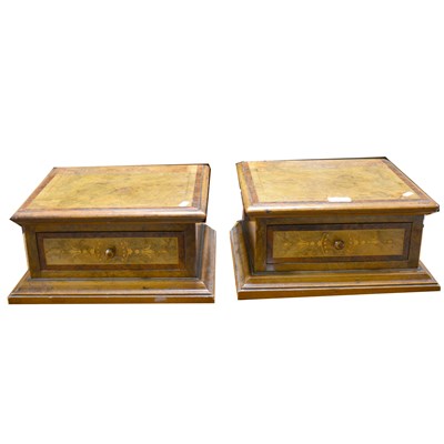 Lot 359 - A pair of Victorian figured walnut table top stands