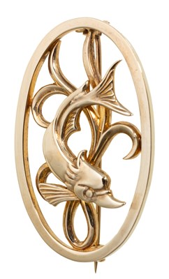 Lot 175 - Geoffrey G Bellamy for George Tarratt - A 9 carat yellow gold dolphin brooch.