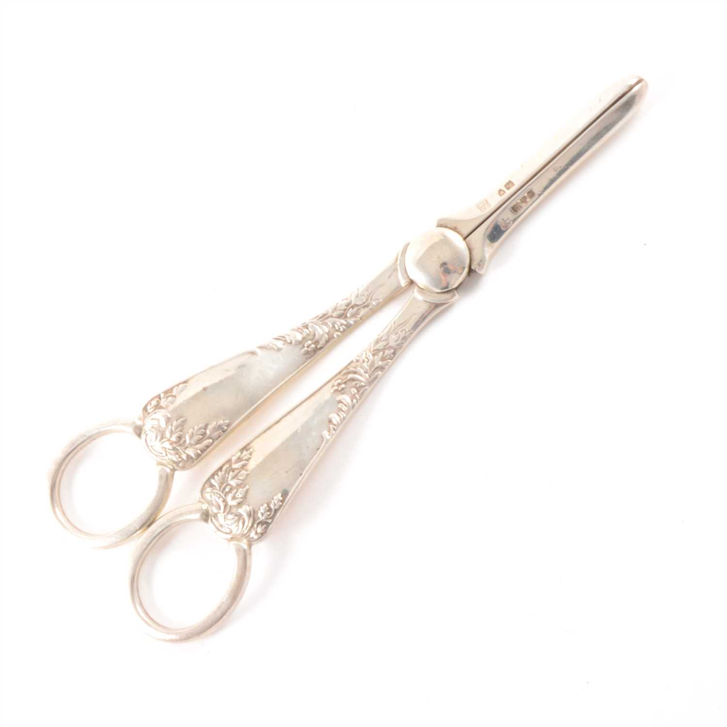 Lot 106 - Pair of Edwardian silver grape scissors, Josiah Williams & Co, London 1909