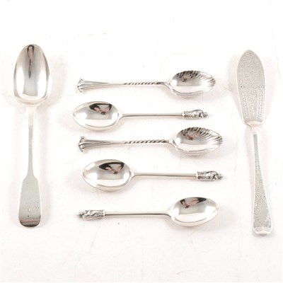 Lot 333 - A set of six silver coffee spoons"Onslow" pattern, six silver apostle spoons, teaspoon and butter knife.