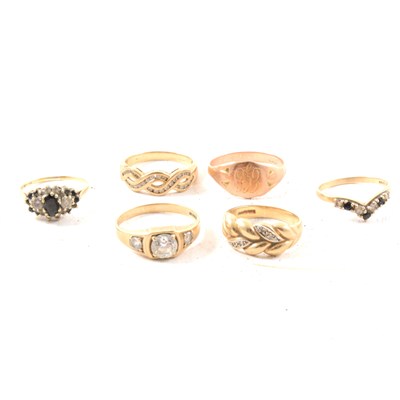Lot 220 - Six 9 carat yellow gold rings