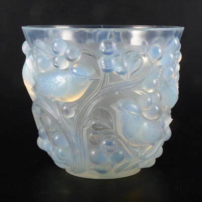 Lot 118 - An 'Avallon' design opalescent glass vase, by René Lalique.