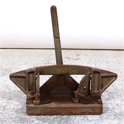 Lot 600 - Mitre cutter.