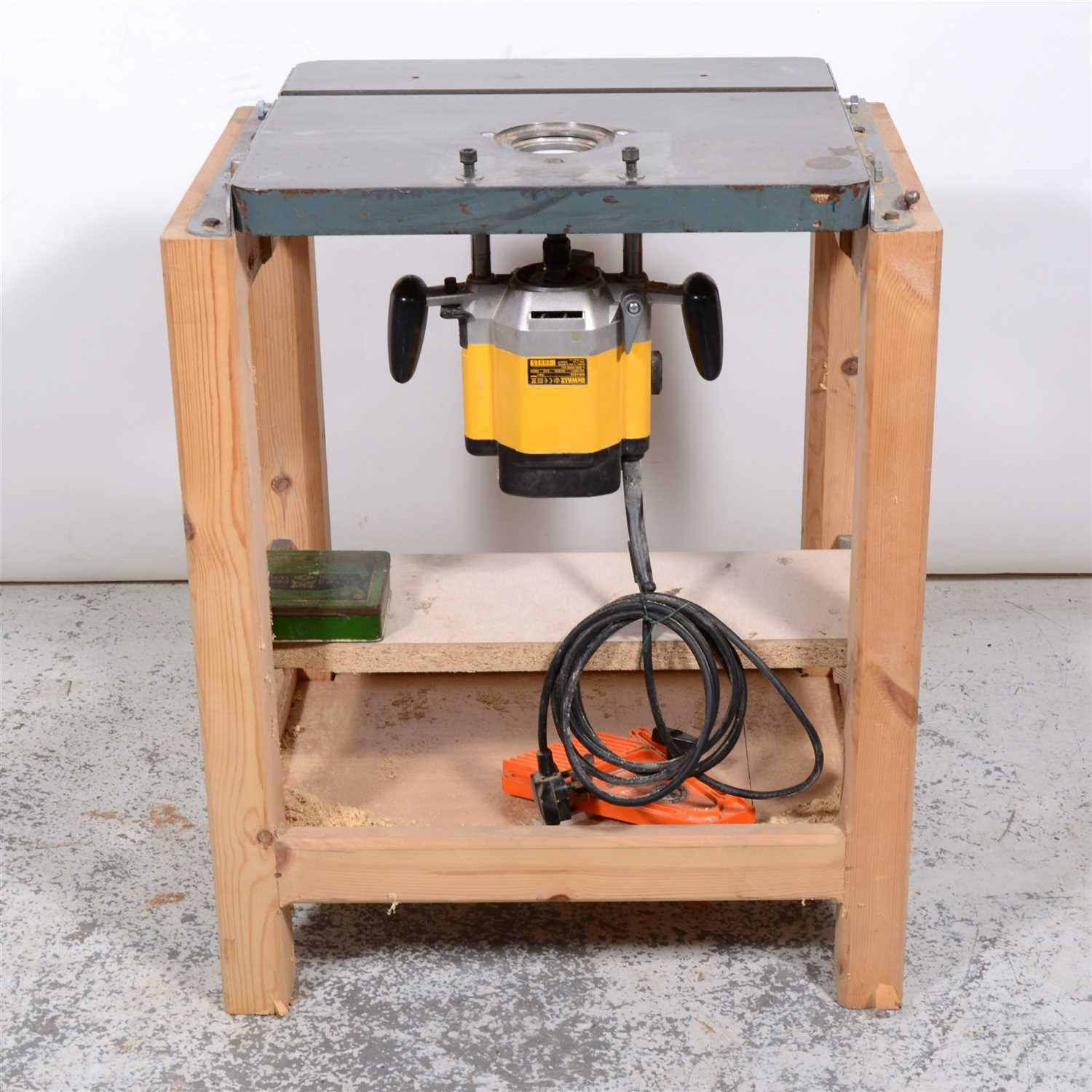 Lot 608 - Cast iron spindle/router table with heavy