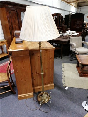 Lot 350 - Modern brass adjustable standard lamp