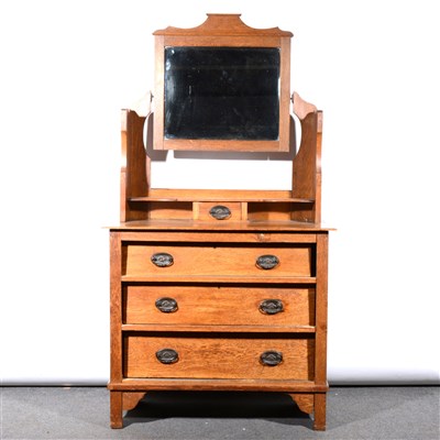 Lot 342 - An Edwardian oak dressing table