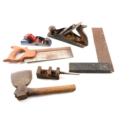 Lot 132 - A collection of old tools