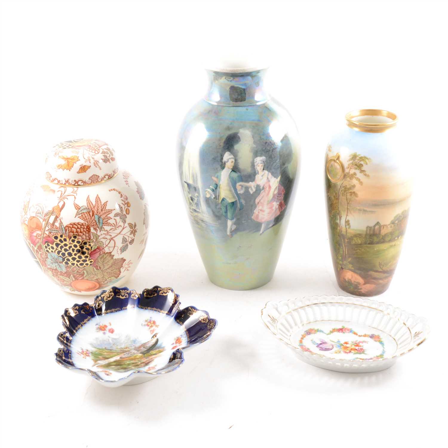 Lot 11 - Small collection of decorative china