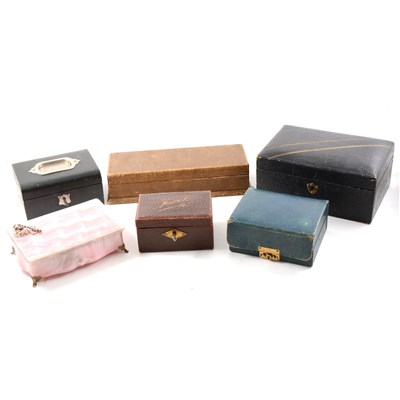 Lot 181 - A collection of nineteen jewellery boxes