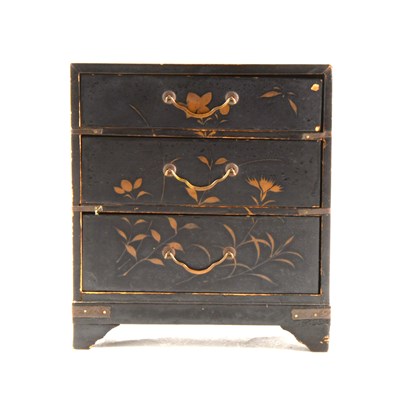 Lot 146 - Japanese lacquered three drawer table top cabinet